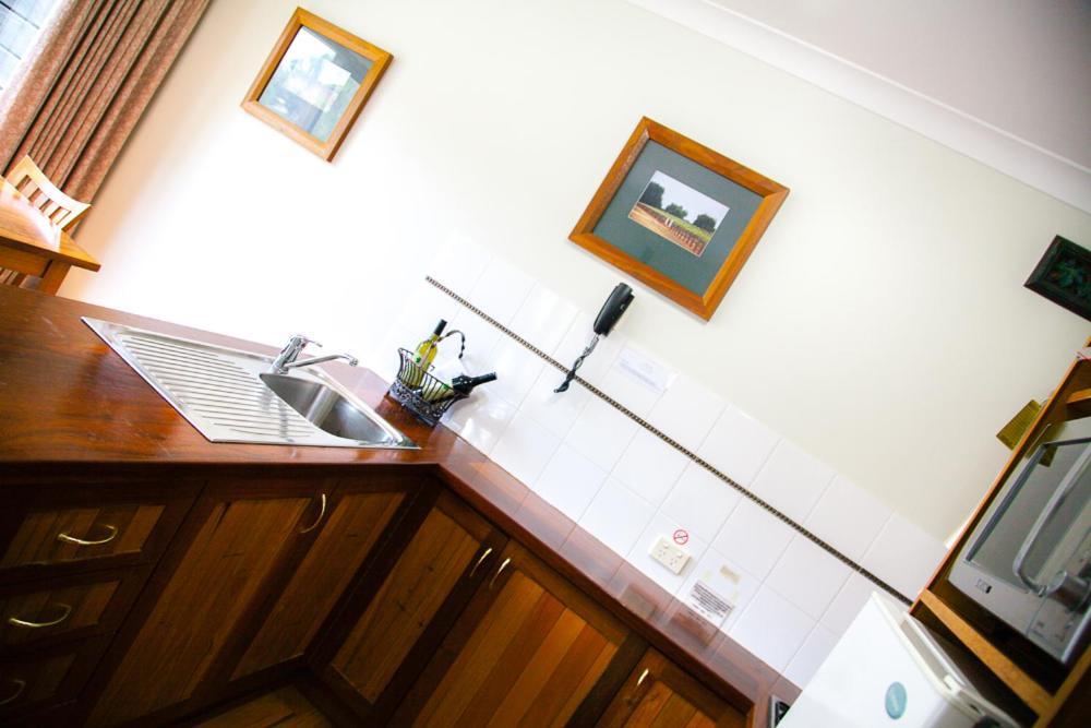 Hotel Perricoota Vines Retreat Moama Zimmer foto